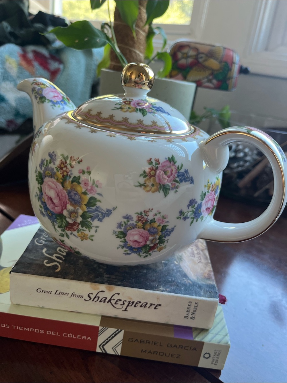 Lady Carlyle (Classic Collection)
by ROYAL ALBERT